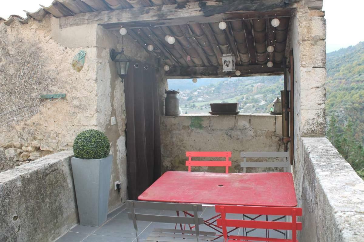 Les Calades Du Ventoux Apartamento Montbrun-les-Bains Exterior foto